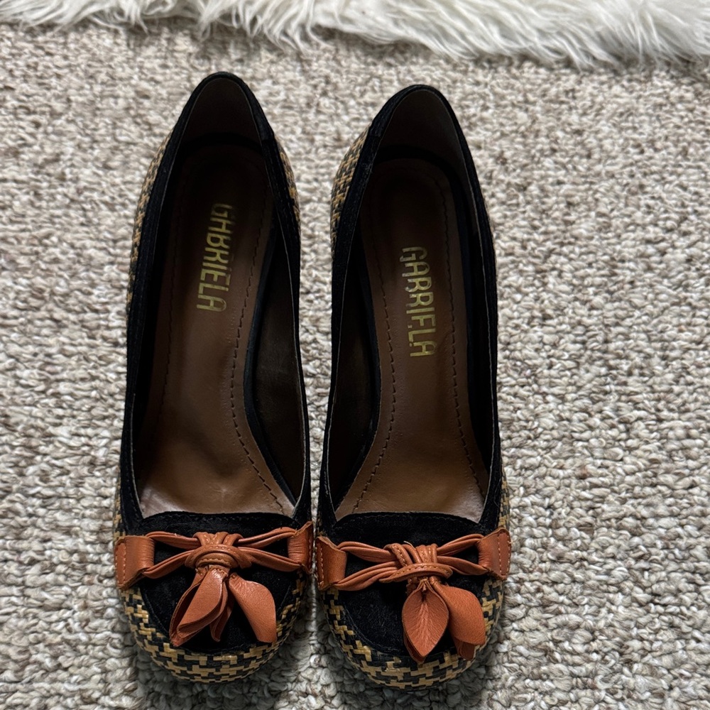 Gabriela Hearst Black and Tan Heels with Bow Accent